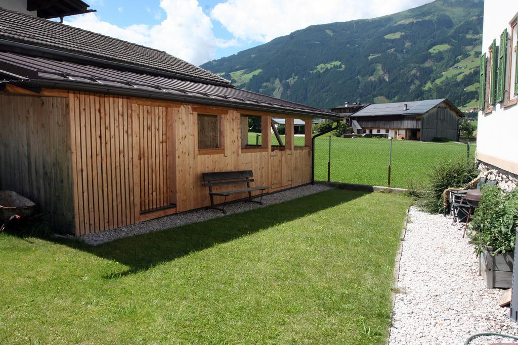 Zillertal Apartments Zell am Ziller Zimmer foto